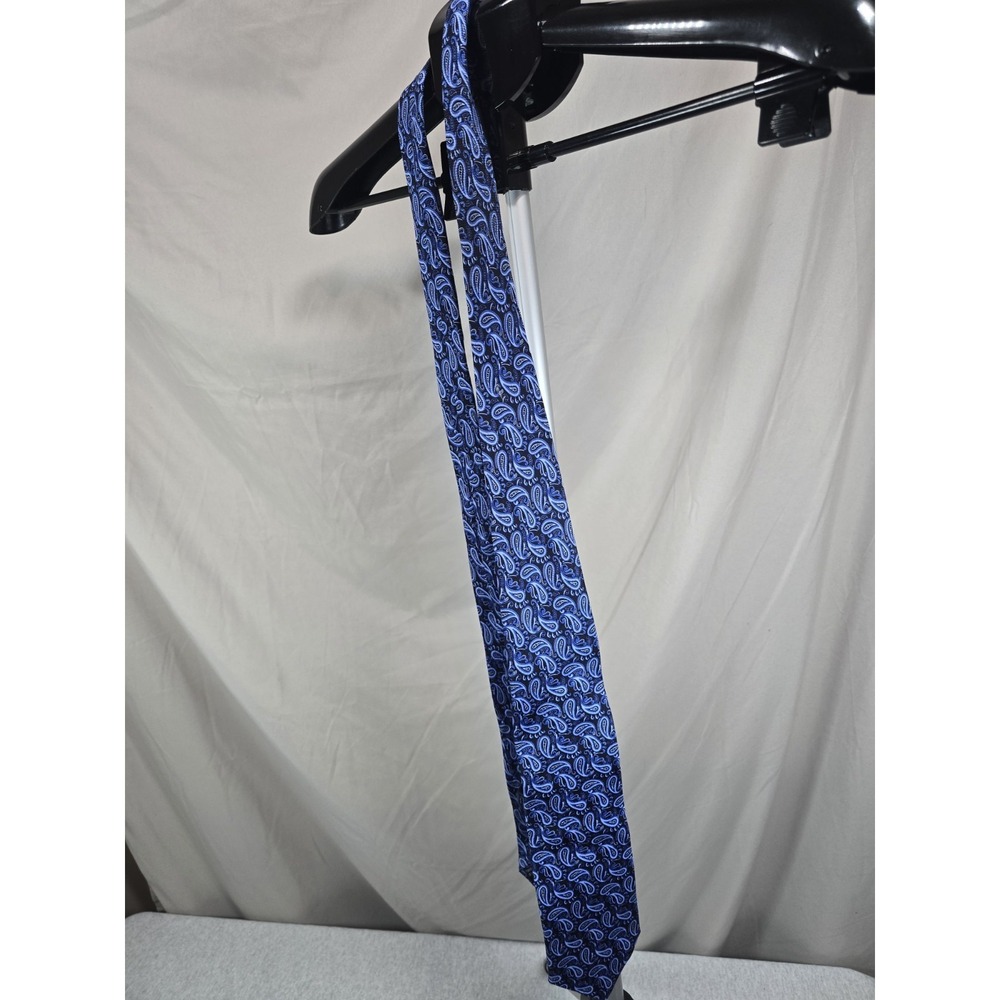 Bijoux Terner blue and black paisley necktie made of genuine silk
